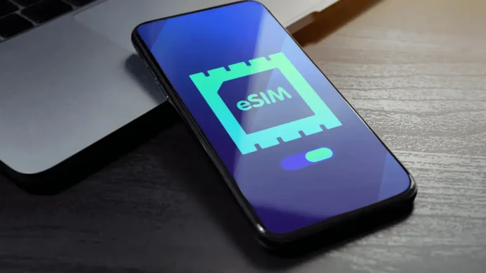 В России вырос интерес к туристическим eSIM из-за «белых списков» и блокировок, но и они не гарантия
